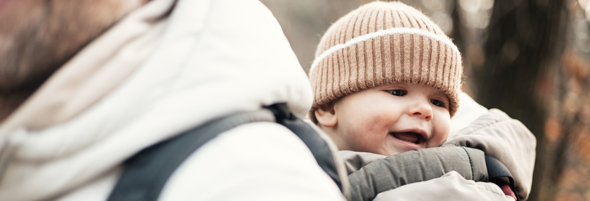 Babytragen sind ein unverzichtbares Accessoire für jede junge Familie. Sie bieten Eltern die Möglichkeit, ihr Baby immer bei sich zu tragen und gleichzeitig die Hände frei zu haben.